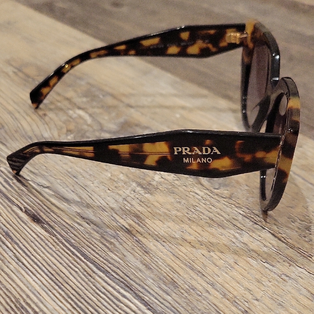 Prada Black and Tortoise Sunglasses - Picture 3 of 14